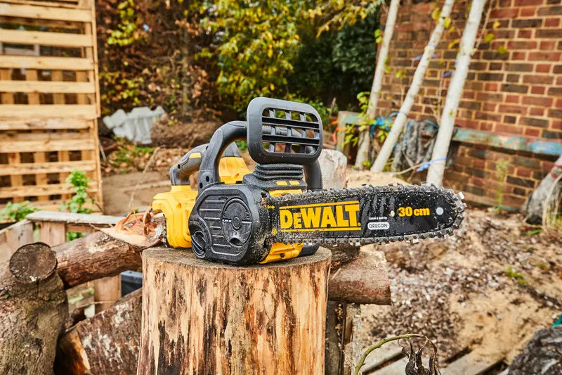 DeWALT  Motosega a batteria 18V 30 cm, senza batteria e caricabatterie DCM565N