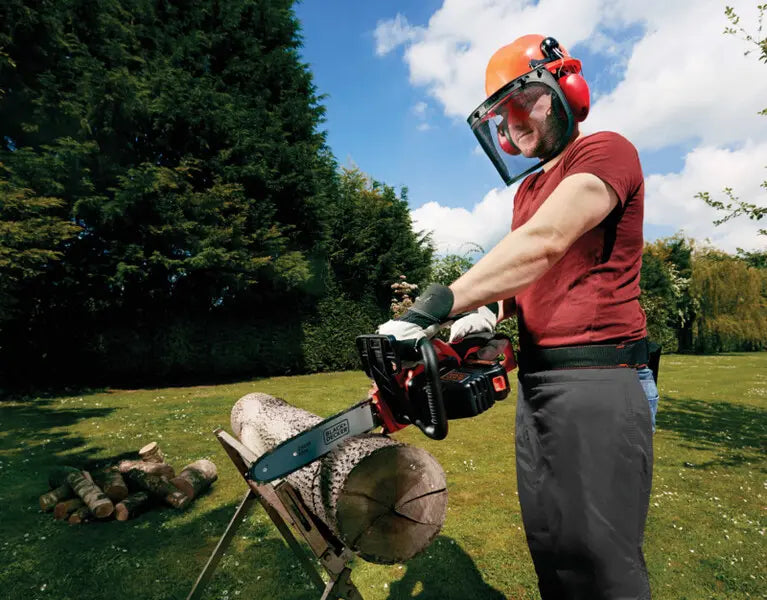 BLACK+DECKER  Elettrosega a batteria 18V 25 cm, 1x batteria 2,0 Ah Li-ion, caricabatterie GKC1825L20-QW