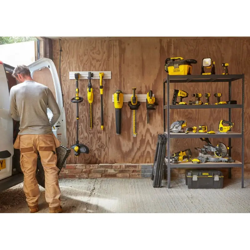 Stanley Attrezzature da giardino - Motosega da potatura a batteria 18V 20 cm, 1 batteria Li-Ion da 4,0 Ah, caricabatterie SFMCPS620M1-QW