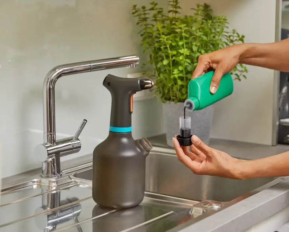 Gardena - Spruzzatore EasyPump, capacità 1 l, alimentato a batteria 11114-20