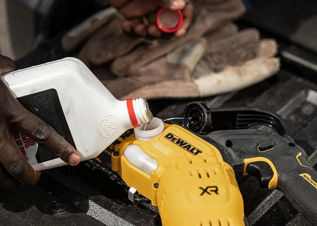 DeWALT  Sega da potatura a batteria 18V 20 cm, 1x batteria 5,0 Ah, caricabatterie DCMPS520P1