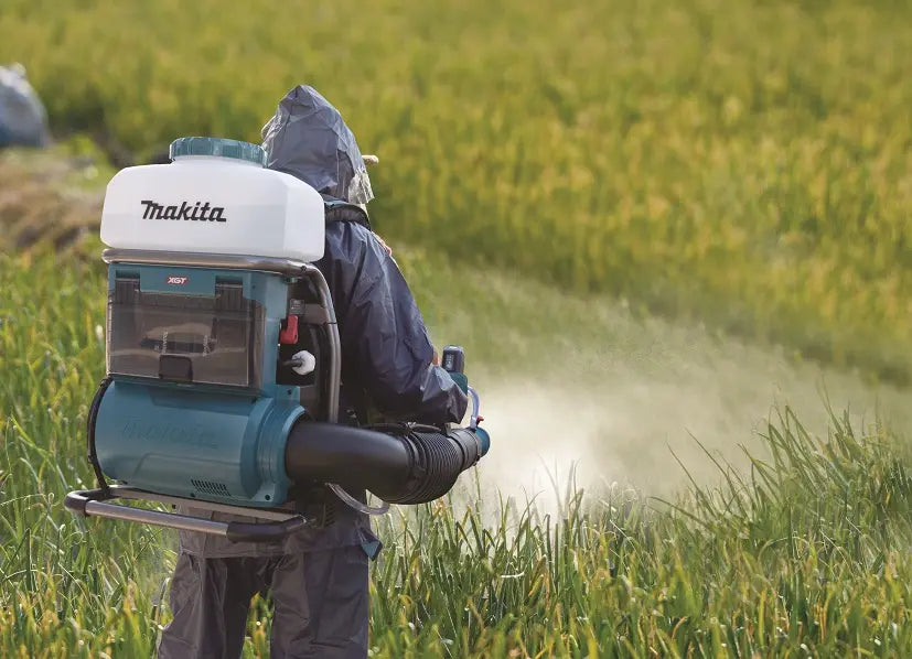 Makita  Pompa irroratrice a batteria 40V 15 l, senza batteria e caricabatterie PM001GZ01