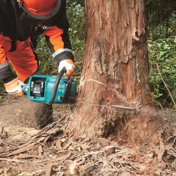 Makita  Motosega a batteria 40V 35 cm, senza batteria e caricabatterie UC015GZ