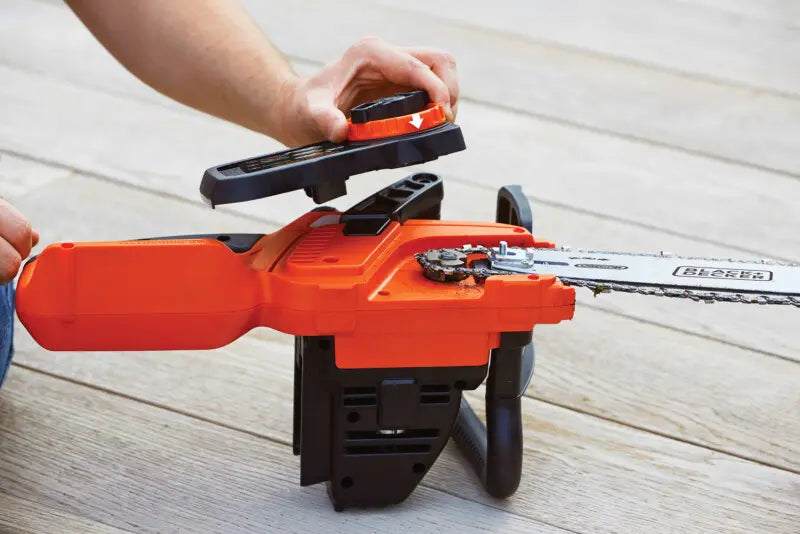 BLACK+DECKER  Elettrosega a batteria 18V 25 cm, 1x batteria 2,0 Ah Li-ion, caricabatterie GKC1825L20-QW